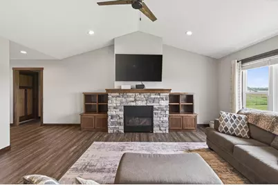 1781 Otter Way, New Richmond, WI 54017 - Photo 5