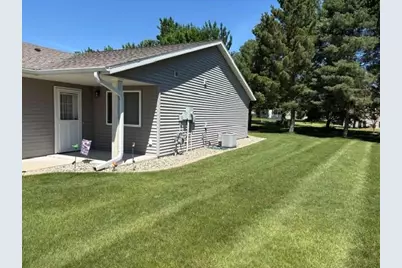 1827 Scenic Heights Court SW, Hutchinson, MN 55350 - Photo 13