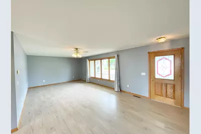 212 Eastern Avenue S, Comfrey, MN 56019 - Photo 7
