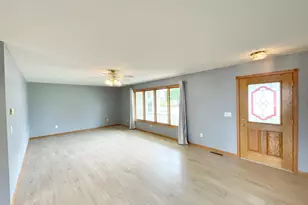 212 Eastern Ave S, Comfrey, MN 56019 - Photo 7