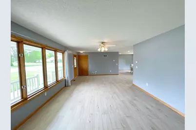 212 Eastern Avenue S, Comfrey, MN 56019 - Photo 9