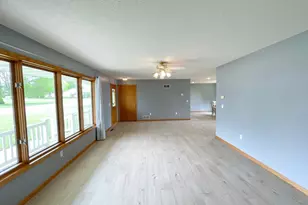212 Eastern Ave S, Comfrey, MN 56019 - Photo 9