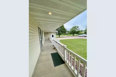 212 Eastern Avenue S, Comfrey, MN 56019 - Photo 5