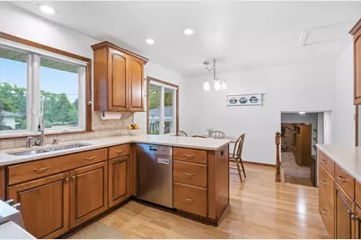 980 Lydia Avenue W, Roseville, MN 55113 - Photo 9