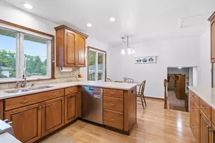980 Lydia Ave W, Roseville, MN 55113 - Photo 9