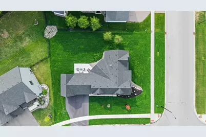 19820 Henning Avenue, Lakeville, MN 55044 - Photo 33