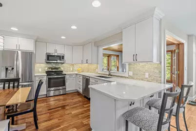 181 Cascade Court, Chanhassen, MN 55317 - Photo 13