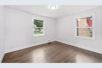 121 Frost Street W, South Saint Paul, MN 55075 - Photo 23