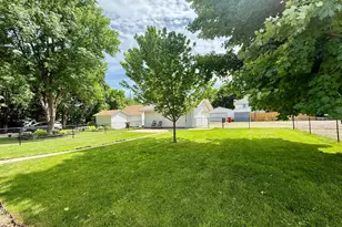 1111 Cedar St, Alexandria, MN 56308 - Photo 3