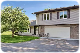 9558 Kingsview Ln N, Maple Grove, MN 55369 - Photo 1