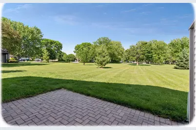 9558 Kingsview Lane N, Maple Grove, MN 55369 - Photo 17