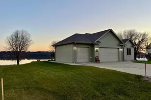 83987 Ridge Creek Dr, Clinton, MN 56278 - Photo 1