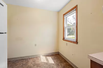 227 5th Avenue NE, Faribault, MN 55021 - Photo 5