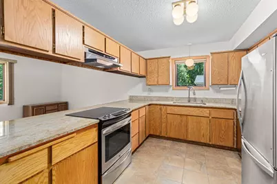 15604 White Pine Drive, Minnetonka, MN 55391 - Photo 5