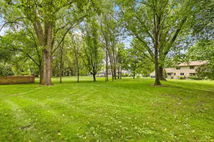 14711 Woodruff Rd, Wayzata, MN 55391 - Photo 25