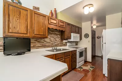 601 4th Avenue NE #16, Crookston, MN 56716 - Photo 3