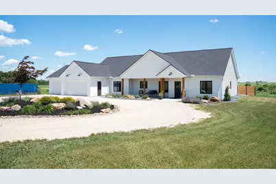 10319 30 Highway SW, Hayfield, MN 55940 - Photo 5