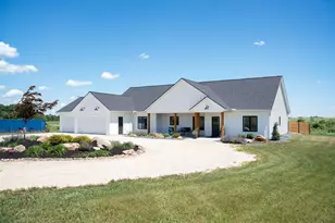 10319 30 Hwy SW, Hayfield, MN 55940 - Photo 5