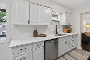 1607 Clarence St, Saint Paul, MN 55106 - Photo 3