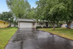 10121 96th Pl N, Maple Grove, MN 55369 - Photo 3