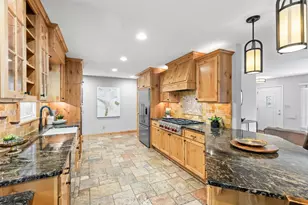 5309 Birchcrest Dr, Edina, MN 55436 - Photo 3