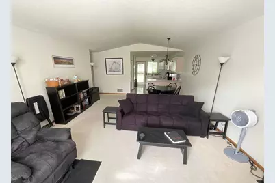 1700 Carriage Homes Drive SW #B, Austin, MN 55912 - Photo 3
