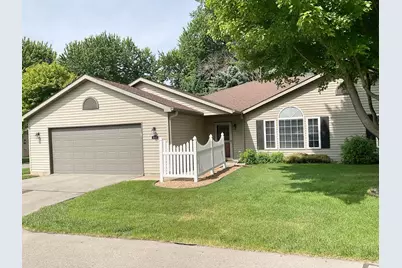 1700 Carriage Homes Drive SW #B, Austin, MN 55912 - Photo 1