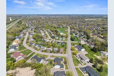 1604 Helmo Avenue N, Oakdale, MN 55128 - Photo 35
