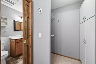 9609 Lonsdale Cir, Minnetonka, MN 55305 - Photo 15
