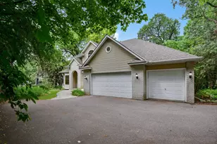 1266 Deerwood Dr, Eagan, MN 55123 - Photo 3