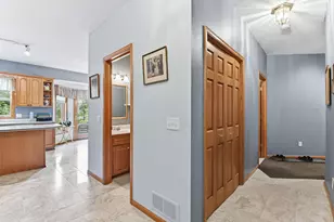 1266 Deerwood Dr, Eagan, MN 55123 - Photo 25