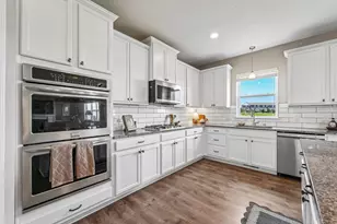 4647 Copper Rdg Dr, Woodbury, MN 55129 - Photo 13