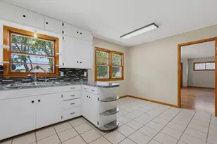 821 Ash Ave, Bird Island, MN 55310 - Photo 7