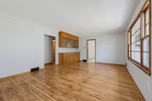 821 Ash Ave, Bird Island, MN 55310 - Photo 11