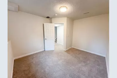546 Hazel Street N, Saint Paul, MN 55119 - Photo 13