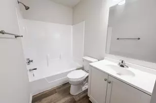 546 Hazel St N, Saint Paul, MN 55119 - Photo 7