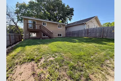 546 Hazel Street N, Saint Paul, MN 55119 - Photo 5