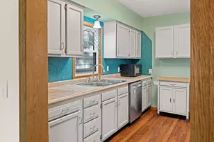 1331 4th St E, Saint Paul, MN 55106 - Photo 9