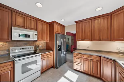 2818 1st Street N, North Saint Paul, MN 55109 - Photo 9