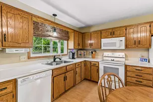 11701 Mirada Ct, Burnsville, MN 55337 - Photo 3