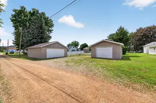 811 Broadway Ave, Wabasha, MN 55981 - Photo 43