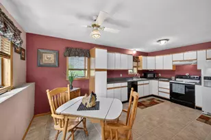 811 Broadway Ave, Wabasha, MN 55981 - Photo 5