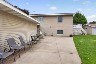811 Broadway Ave, Wabasha, MN 55981 - Photo 41