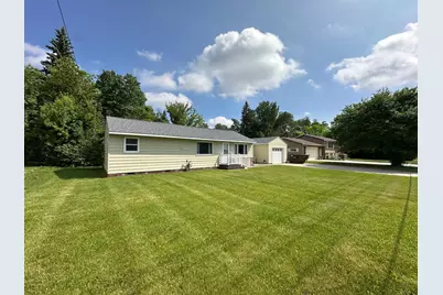 1205 Greenwood Street E, Thief River Falls, MN 56701 - Photo 9