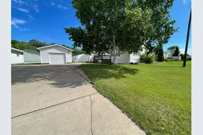 708 1st Street E, Milaca, MN 56353 - Photo 3