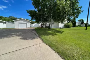 708 1st St E, Milaca, MN 56353 - Photo 3