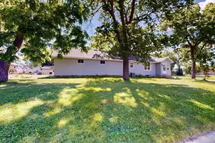 117 Ella Ave NE, Willmar, MN 56201 - Photo 37
