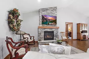 620 Loretta Cir, Spicer, MN 56288 - Photo 5