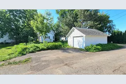205 E 6th Street, Morris, MN 56267 - Photo 3