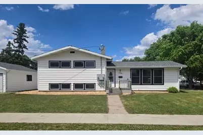 1536 10th Avenue N, Moorhead, MN 56560 - Photo 1